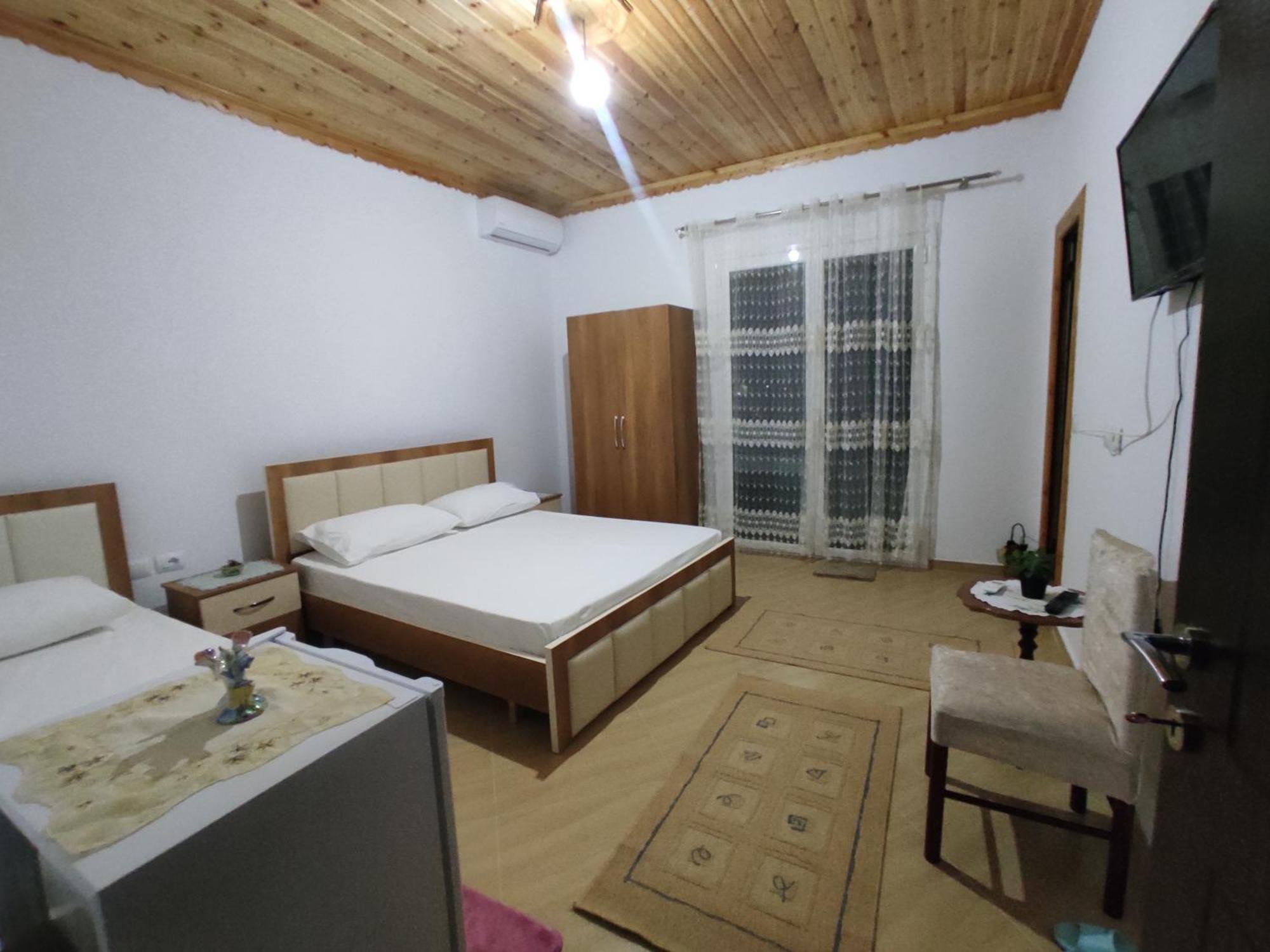 Dino Guest House Gjirokaster Exterior photo
