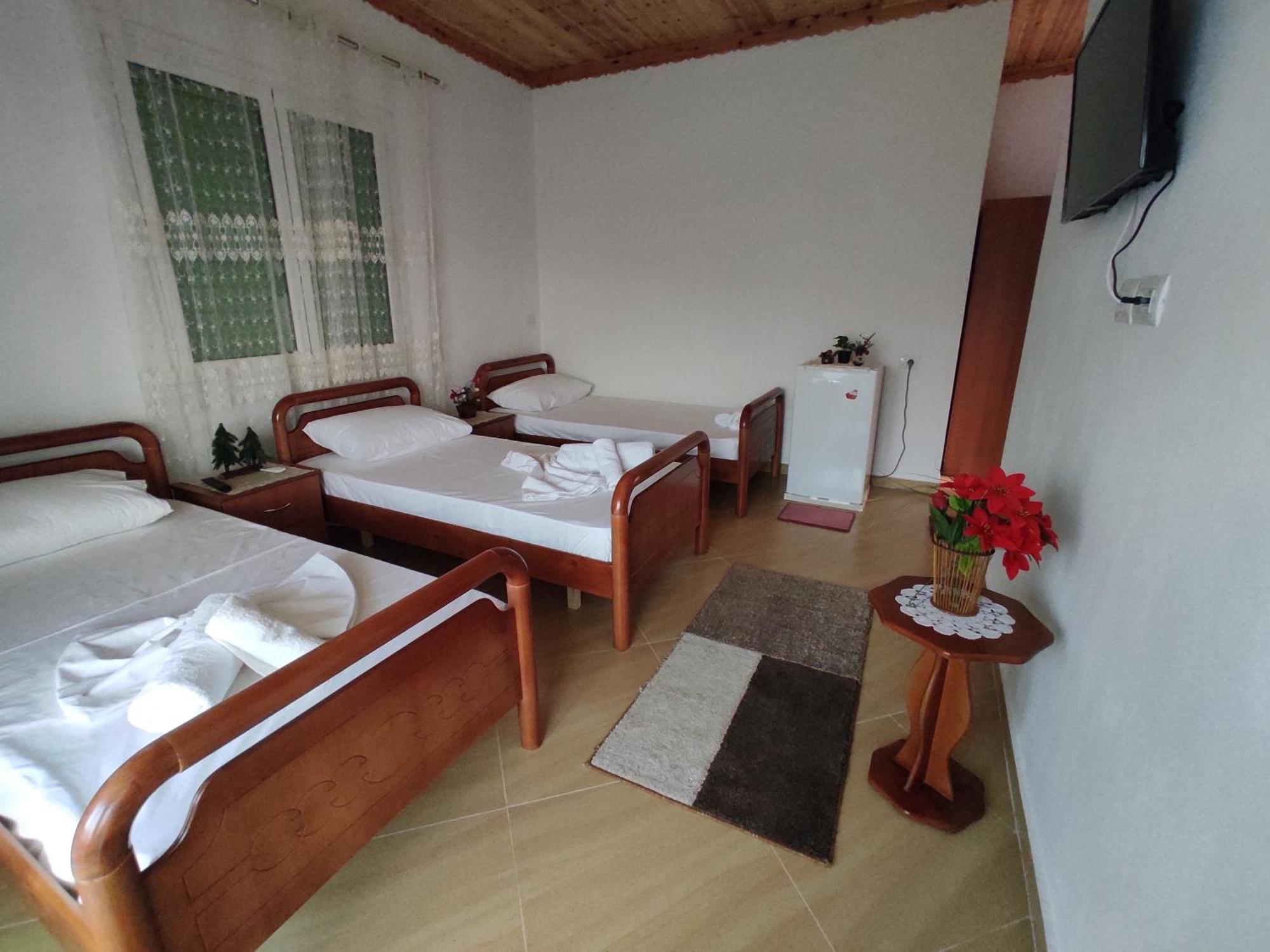 Dino Guest House Gjirokaster Exterior photo