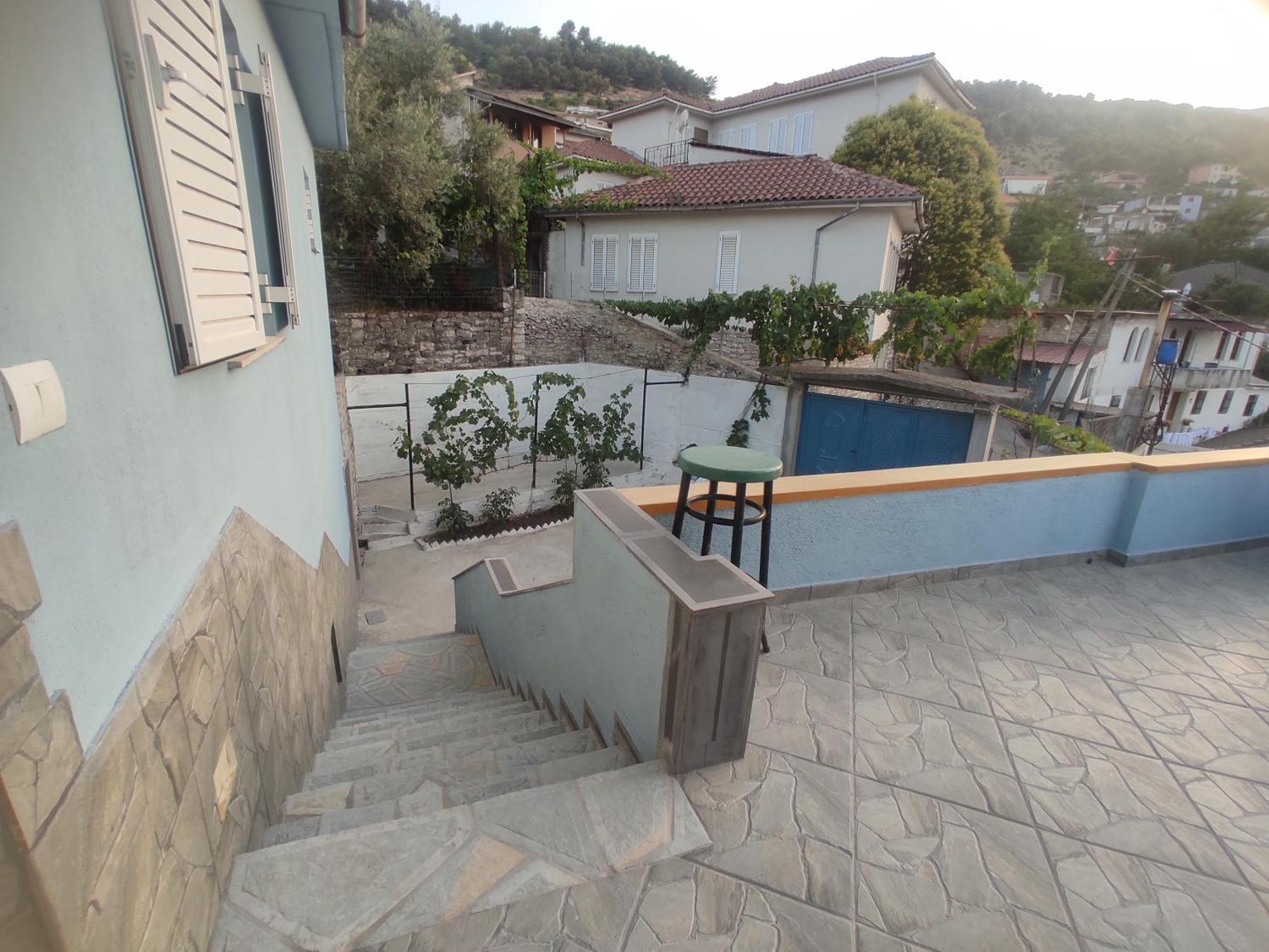 Dino Guest House Gjirokaster Exterior photo